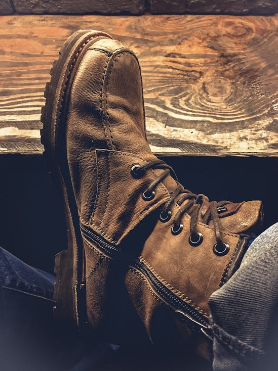 Wanneer kies je voor werkschoenen of -klompen?